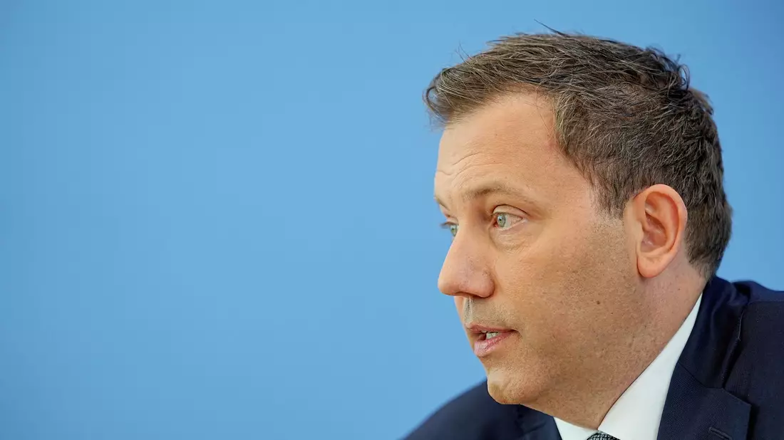 Vorstellung eines Aktionsplans zur Bekämpfung von Steuer- und Finanzkriminalität: unter anderem härtere Strafen, Registrierkassen-Pflicht und bessere Koordination von Ermittlungen - Bild: Michael Kappeler/dpa