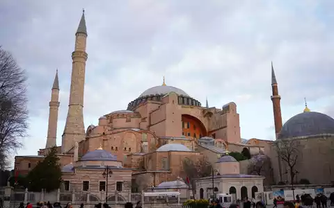 Die Hagia Sophia in Istanbul war einst eine Kathedrale. (Archivbild) - Foto: Tunahan Turhan/SOPA Images via ZUMA Press Wire/dpa