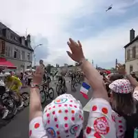Bei der Tour de France ging es auf der zwölften Etappe nach Chalon-sur-Saône. - Foto: Thibault Camus/AP/dpa