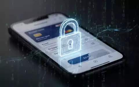 Ein stilisiertes, leuchtendes digitales Schloss-Symbol über einem unscharfen Smartphone-Bildschirm mit einer E-Card, umgeben von binärem Code. - Foto: über boerse-global.de
