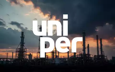 Abstrakte Darstellung des Energiesektors mit industrieller Infrastruktur und einem dramatischen Himmel, der Wettbewerb and Spannung andeutet. - Foto: über boerse-global.de