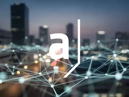 Abstrakte, atmosphärische Darstellung des Cybersicherheits- und öffentlichen Sicherheitssektors mit digitalen Netzwerken und urbaner Dämmerung. - Foto: über boerse-global.de