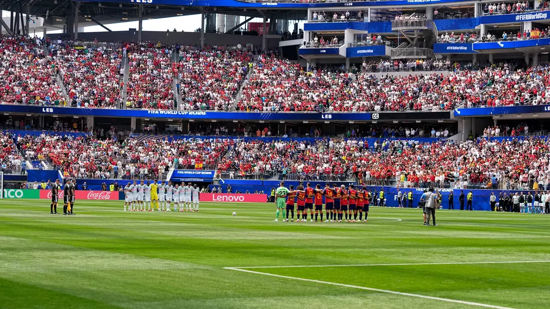 Rund 40 Prozent der internationalen Besucher der WM in Amerika kommen aus Europa. (Archivbild) - Bild: Gregory Bull/AP/dpa