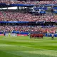 Rund 40 Prozent der internationalen Besucher der WM in Amerika kommen aus Europa. (Archivbild) - Bild: Gregory Bull/AP/dpa