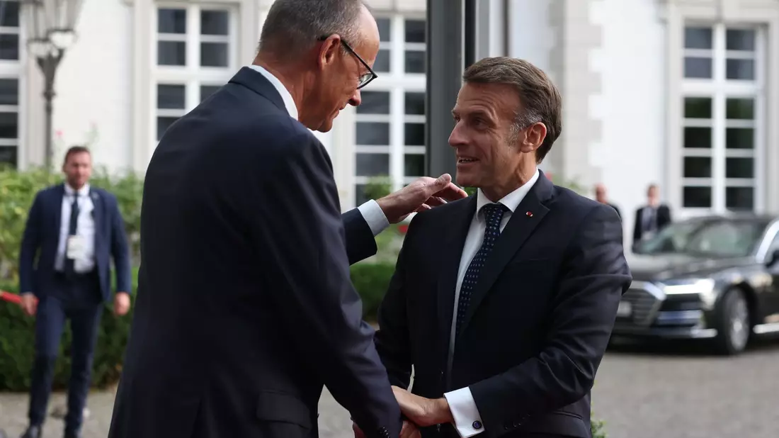 Merz und Macron haben am Abend das Regierungstreffen vorbereitet. - Bild: Rolf Vennenbernd/dpa