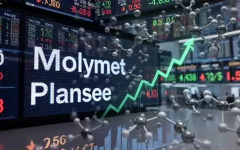 Ein Börsenticker zeigt die Namen Molymet und Plansee mit steigenden Aktienwerten, im Hintergrund ein Finanzhandelsraum. - Foto: über boerse-global.de