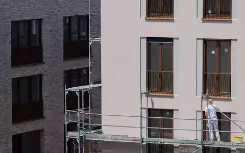 Neue Wohnungen hatten zuletzt Seltenheitswert. Das könnte sich bald ändern. (Symbolbild) - Foto: A3508 Rolf Vennenbernd/dpa