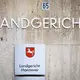 Ein 49 Jahre alter Arzt steht in Hannover vor Gericht - er soll Patienten mit Medikamenten getötet und es in einem Fall versucht haben. (Symbolbild) - Bild: Moritz Frankenberg/dpa