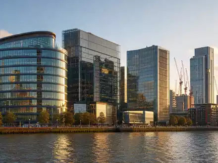 Fotorealistisches Bild moderner Bürohochhäuser in London zeigt Derwent London plc GB0002652740 Immobilienportfolio - Foto: THN