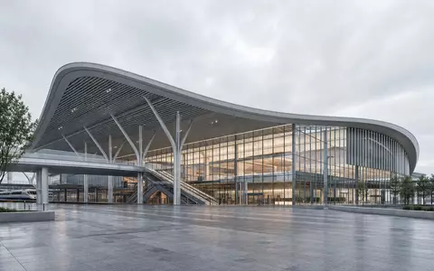 Architektur-Render eines modernen Bahnterminals repräsentiert die Infrastruktur hinter Trainline plc, ISIN GB00B4Z5Y988, im Bahnreisesektor - Foto: THN