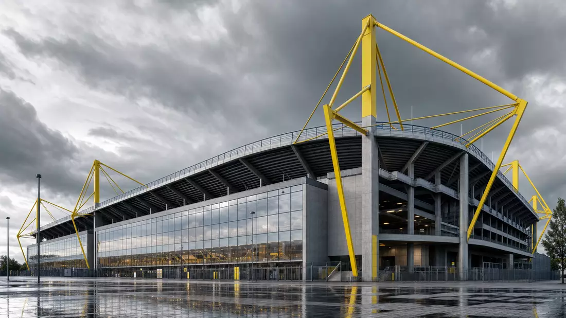 3D-Architekturrender des Stadions mit gelben Stahlmasten und Glasfassade unter bewölktem Himmel
