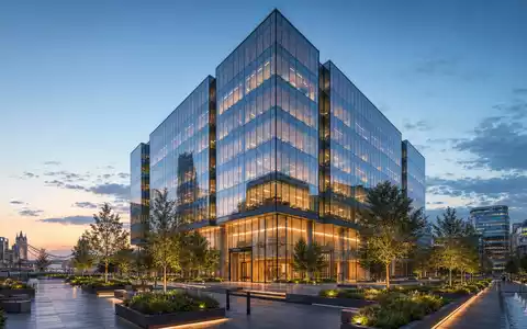 Intertek Group plc GB0031638363 visualisiert durch modernes Architektur-Render eines gläsernen Firmenhauptsitzes in London - Foto: THN
