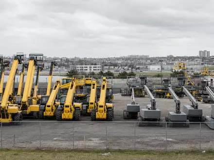 Ashtead Group plc (ISIN GB0000533728) vermietet Baumaschinen an amerikanische Großbaustellen und Industriekunden weltweit - Foto: THN