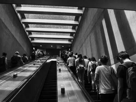 Kone Oyj (ISIN FI0009013403) stellt Rolltreppen her, die täglich Millionen Pendler in Bahnhöfen weltweit transportieren - Foto: THN
