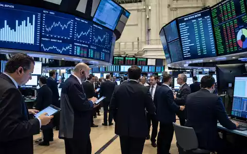 Swiss Prime Site AG (CH0011029946) im Börsen-Editorial-Stil mit Trading-Floor, Kurscharts und professionellen Analysten im Fokus - Foto: THN