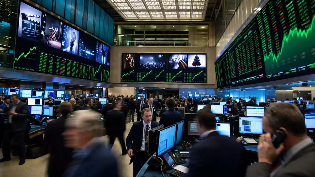 LSE-Börsensaal Medien-Charts ITV plc GB0033986497 London