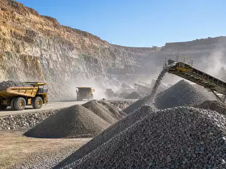 Martin Marietta Materials (US5732841060) betreibt große Steinbrüche zur Gewinnung von Splitt, Kies und Gestein - Foto: THN