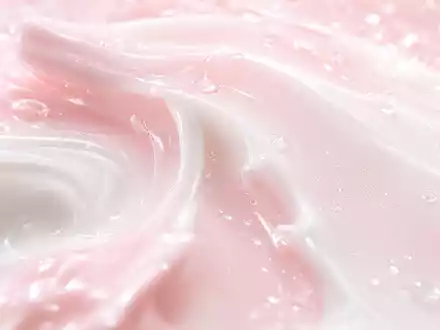 Diese Makroaufnahme einer Cremetextur veranschaulicht die Produktqualität von L'Oréal S.A. (FR0000120321) im Kosmetikmarkt - Foto: THN
