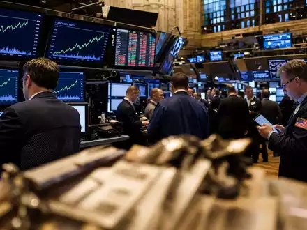 Agilent Technologies Inc. (US00846U1016) NYSE stock exchange trading floor life sciences sector charts editorial photography - Foto: THN