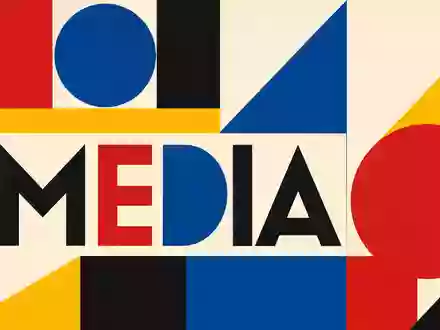 Paramount Global (US92556V1061) Bauhaus-Poster mit geometrischen Formen und Schriftzug MEDIA repräsentiert Medienbranche - Foto: THN
