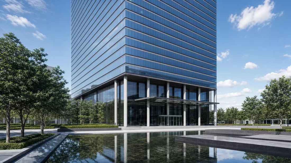 Architekturvisualisierung eines modernen Glas-Hochhauses mit Wasserbecken