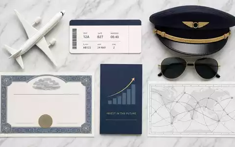 Southwest Airlines Flatlay mit Flugzeug Modell Bordkarte und Aktien Zertifikat arrangiert ISIN US8447411088 - Foto: THN
