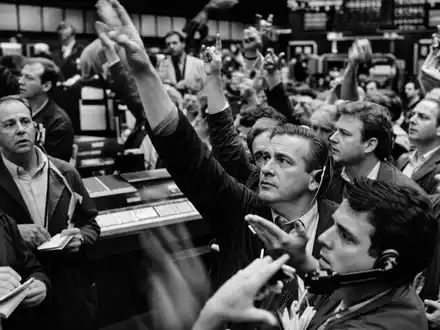 Cboe Global Markets zeigt historischen Handelsparkett Betrieb in Chicago, ISIN US12514G1085, schwarz weiĂ dokumentiert - Foto: THN