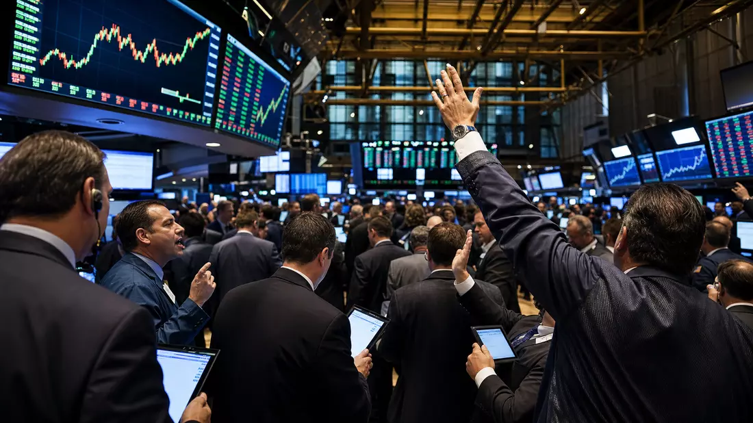 Belebter Handelssaal der New Yorker Börse mit Händlern und Kurscharts auf Bildschirmen