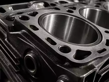 Volvo AB (SE0000115446) entwickelt robuste Dieselmotoren mit präzise gefertigten Metallkomponenten für Nutzfahrzeuge - Foto: THN