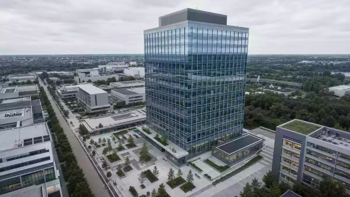 Architektur-CGI-Rendering eines Life-Science-Turms für Healthpeak Properties US42226K1051, blau verglast