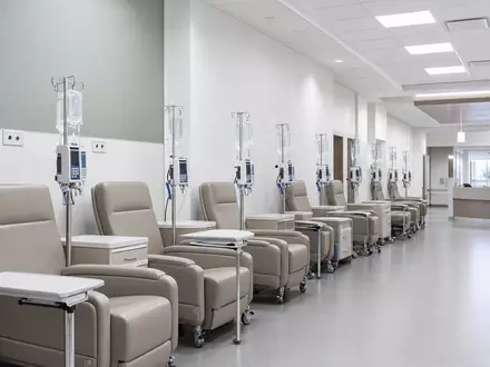 Baxter International Inc. betreibt moderne Infusionstherapie-RĂ€ume mit IV-Pumpen und sterilen US0673431090 Medizinprodukten weltweit - Foto: THN