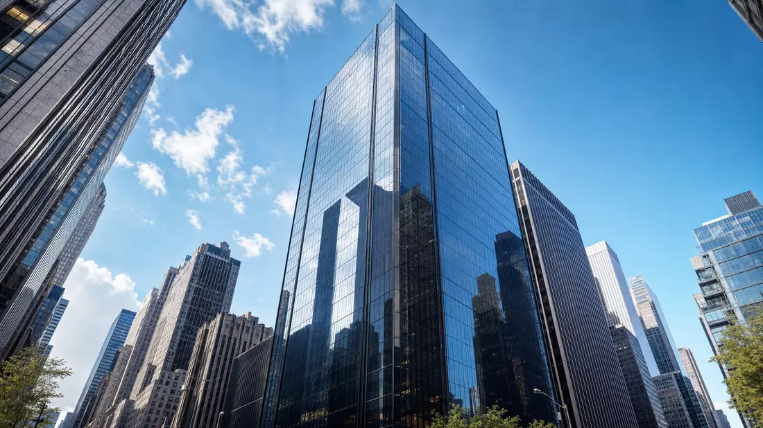 Architektur-CGI-Render eines modernen Glasturms in Midtown Manhattan, New York