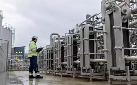 Alfa Laval AB (ISIN SE0000695876) fertigt Wärmetauscher, wie dieses fotorealistische Anlagenbild zeigt - Foto: THN