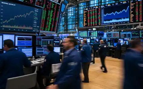 Illinois Tool Works US4523081093 NYSE-Handelsparkett mit Händlern und Industriesektor-Charts auf großen Bildschirmen - Foto: THN