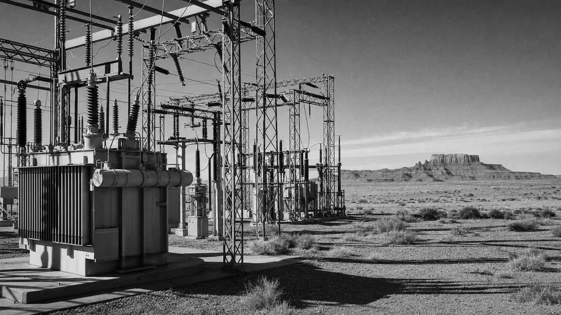 Pinnacle West Capital US7234841010 Umspannwerk Wüste Schwarzweiß Reportage