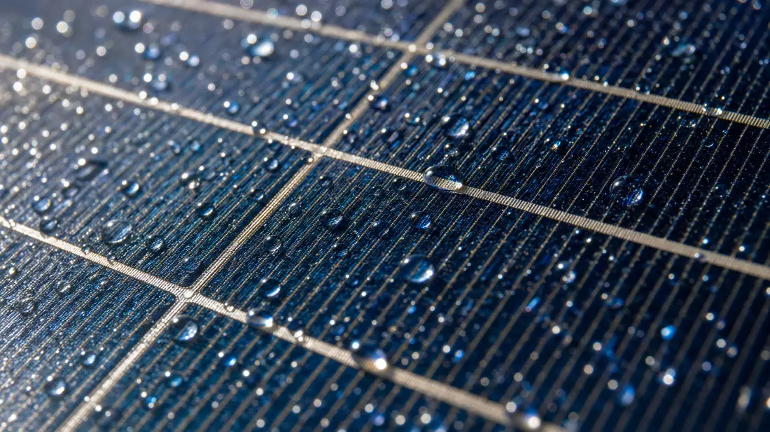 Pinnacle West Capital US7234841010 Makro Solarzelle Photovoltaik Wassertropfen