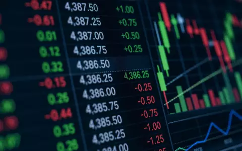 CME Group Inc. Makro-Aufnahme eines digitalen Futures-Preismonitors, ISIN US12572Q1058 zeigt elektronischen Derivatehandel - Foto: THN