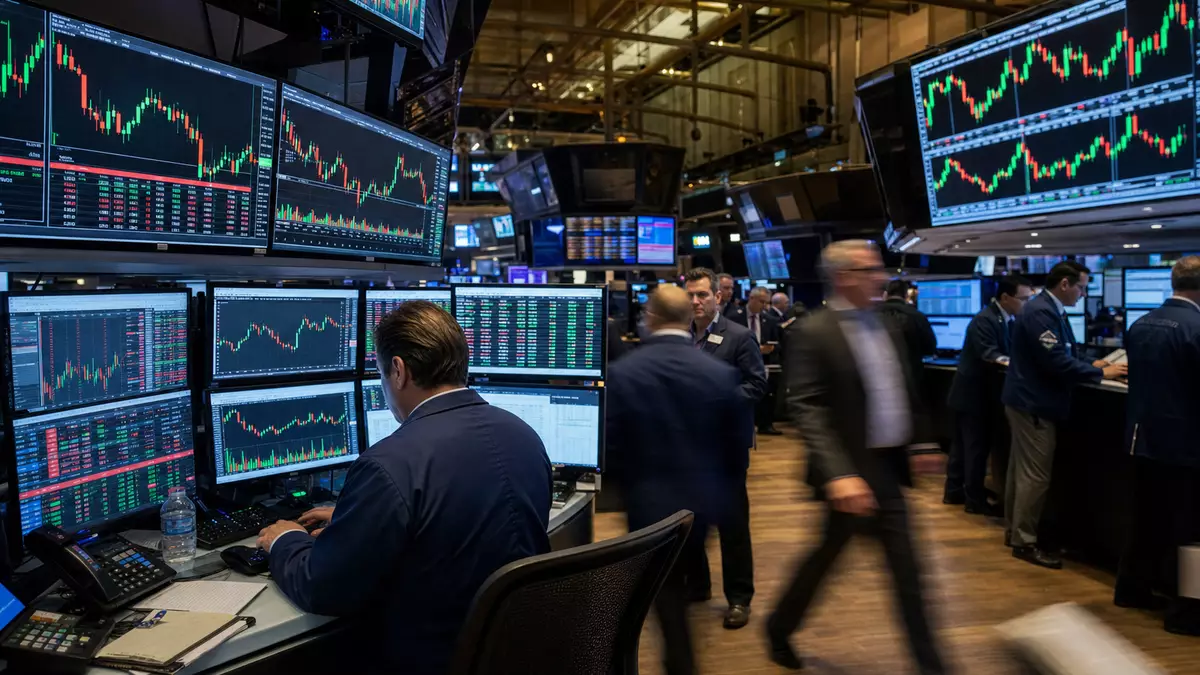 Redaktionsfoto des NYSE-Börsenhandelsraums mit Händlern und Versorgersektorcharts auf Monitoren
