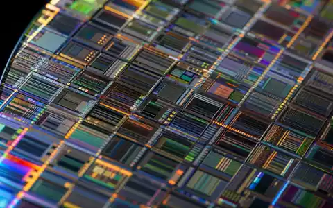 Makroaufnahme einer Wafer-Oberfläche zeigt das technologische Kerngeschäft von Teradyne Inc. US8807701029 in feinster Detailschärfe - Foto: THN