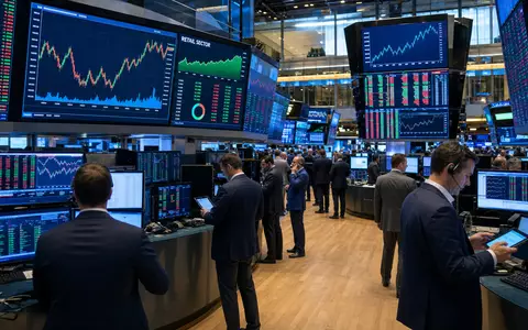 Börsen-Editorial zeigt B&M European Value Retail S.A. GB0001826634 im Handelsraum der Londoner Börse mit Branchencharts - Foto: THN