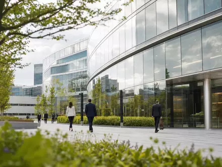 RELX plc (ISIN GB00B2B0DG97) betreibt moderne Bürocampus-Anlagen für globale Informations- und Datenanalyse-Dienstleistungen in London - Foto: THN