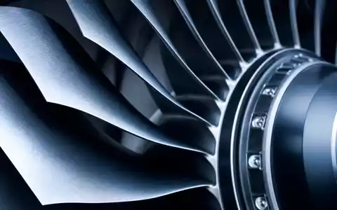 Makroaufnahme einer Flugzeugturbine mit feiner Metallstruktur zeigt Air France-KLM SA FR0000031122 Präzisionstechnik - Foto: THN