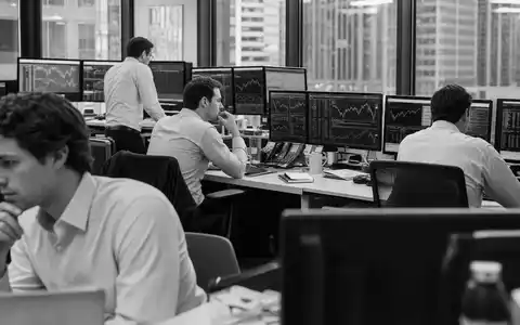 Amundi SA (ISIN FR0004125920) beschäftigt Analysten, die im Vermögensverwaltungssektor Marktdaten und Charts auswerten - Foto: THN