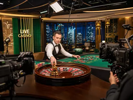Evolution AB (SE0012673267) betreibt weltweit Live-Casino-Studios mit Roulette-Tischen und professioneller Streaming-Kameratechnik für Anbieter - Foto: THN
