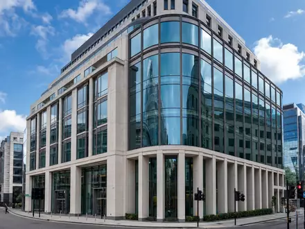 Fotorealistisches Bild zeigt Bankgebäude in London, symbolisch für Investec plc, ISIN GB00B17BBQ50, Finanzsektor - Foto: THN