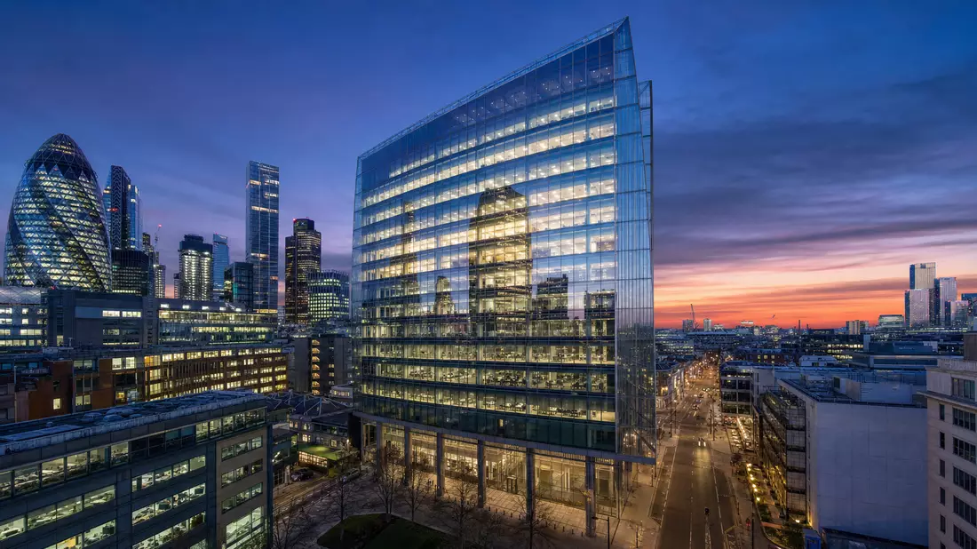 Bürotürme London Finanzviertel Dämmerung Versicherung