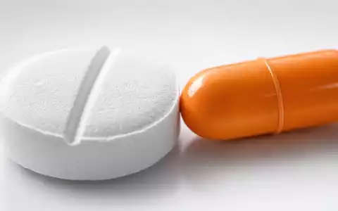 Indivior PLC, ISIN GB00BYZ0C031, stellt Tabletten und Kapseln her, hier als Makroaufnahme gezeigt - Foto: THN