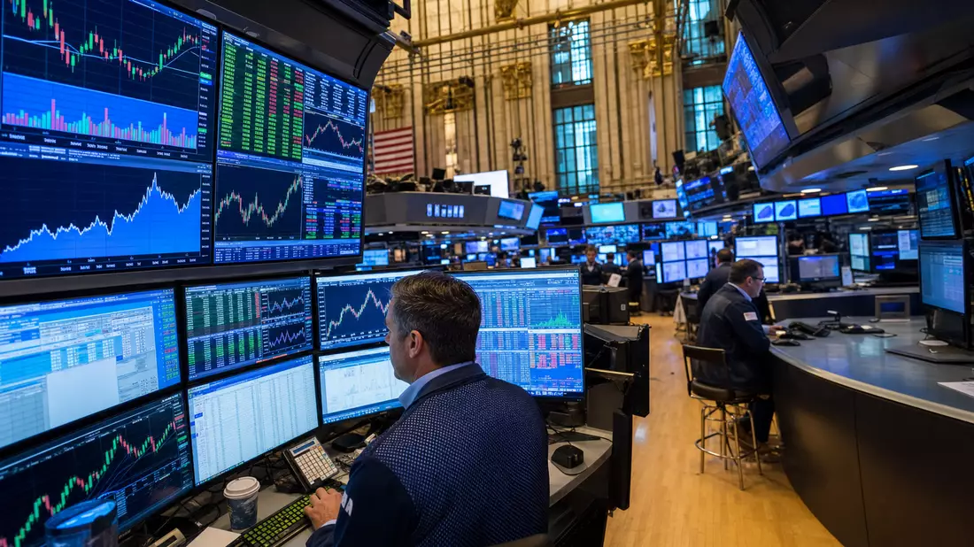 Börsenparkettszene mit Händlern an Monitoren und Kurscharts im NYSE-Stil
