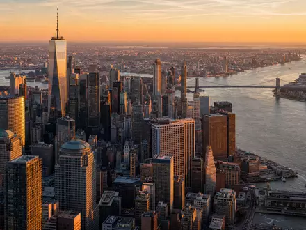 BlackRock Inc. Hauptquartier in New York, Finanzdistrikt Manhattan aus der Luft, ISIN US09247X1019 - Foto: THN