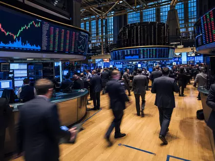 Börsen-Editorialfoto zeigt NYSE-Trading-Floor für The Goldman Sachs Group Inc., Aktie US38141G1040, Finanzcharts Bildschirme - Foto: THN
